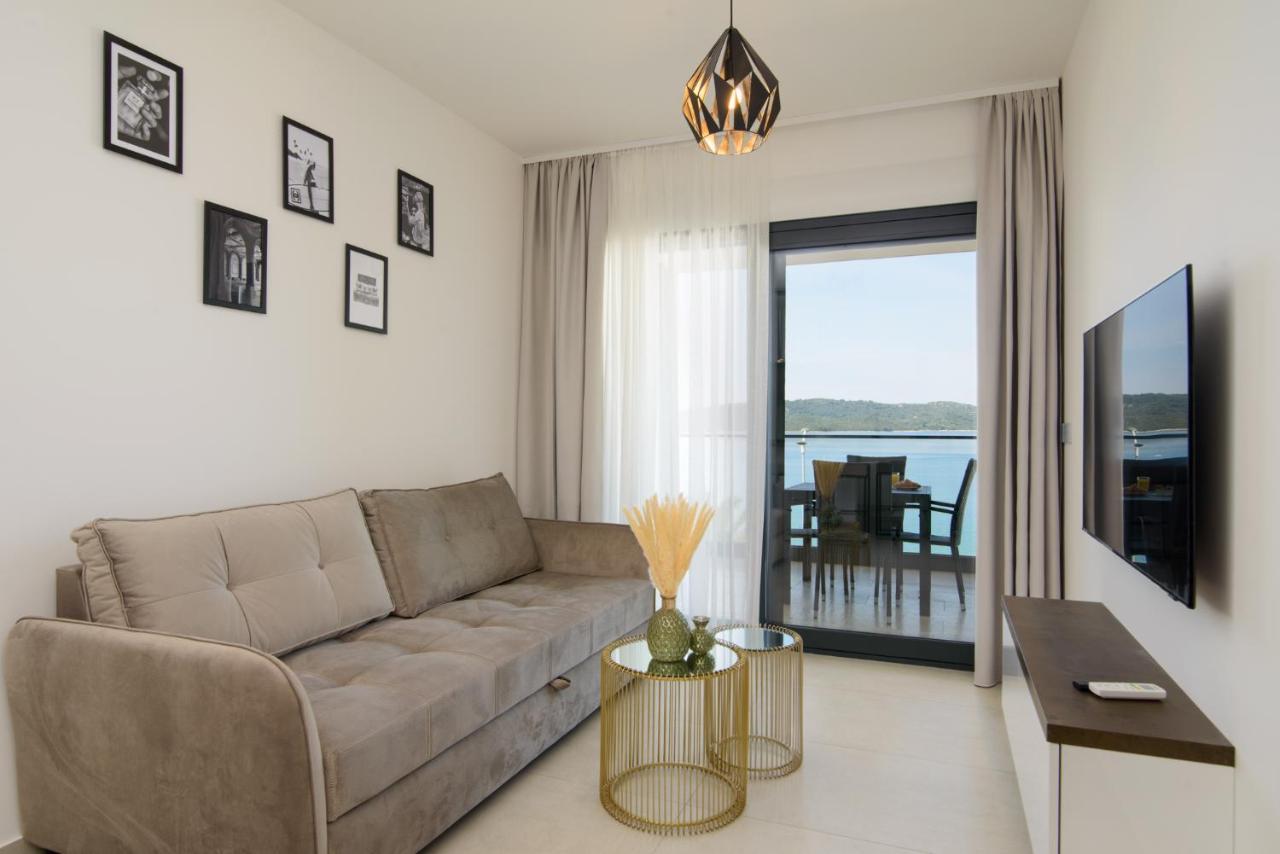 Ero On The Beach Trogir Bagian luar foto
